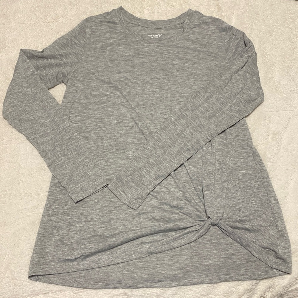Old Navy Activewear long sleeve shirt with twist on front